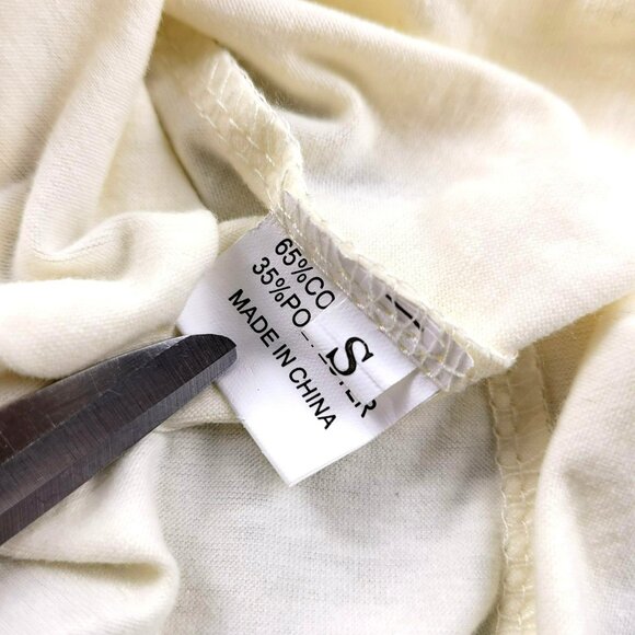 Never Stand Between A Woman And Her Dr Pepper Graphic Tee Shirt Size S JH1799 - Picture 3 of 6